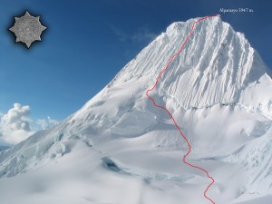 El Alpamayo de 5947 m, considerada como la montaña más bella del mundo